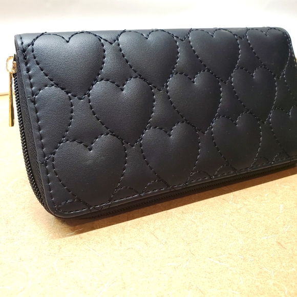 Black Heart Wallet - Picture 1 of 5